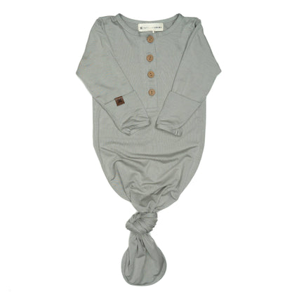 Geknoopte baby pyjama